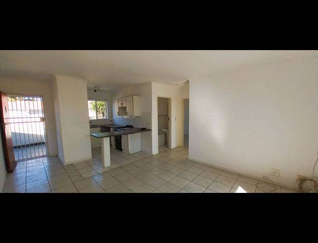 2 BEDROOM TOWNHOUSE FOR SALE IN GLEN MARAIS